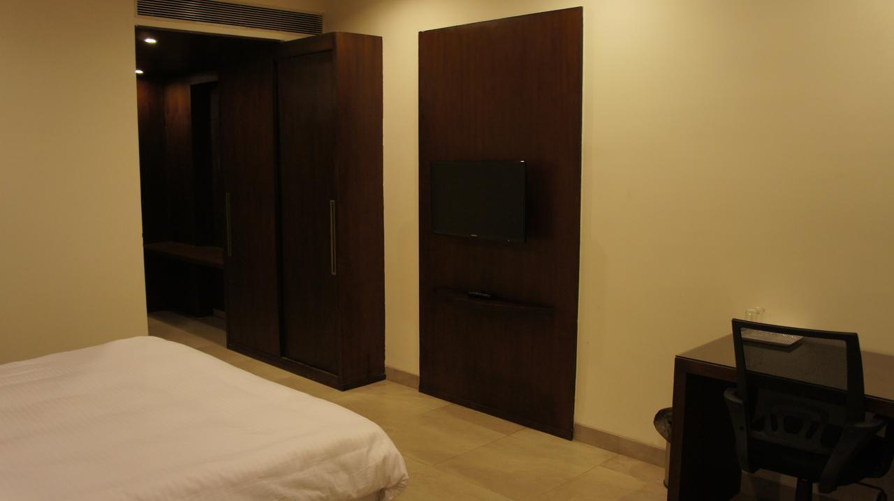 Hotel Ashish International Bhilai Esterno foto