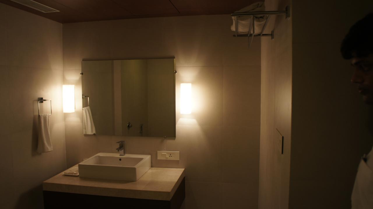 Hotel Ashish International Bhilai Esterno foto
